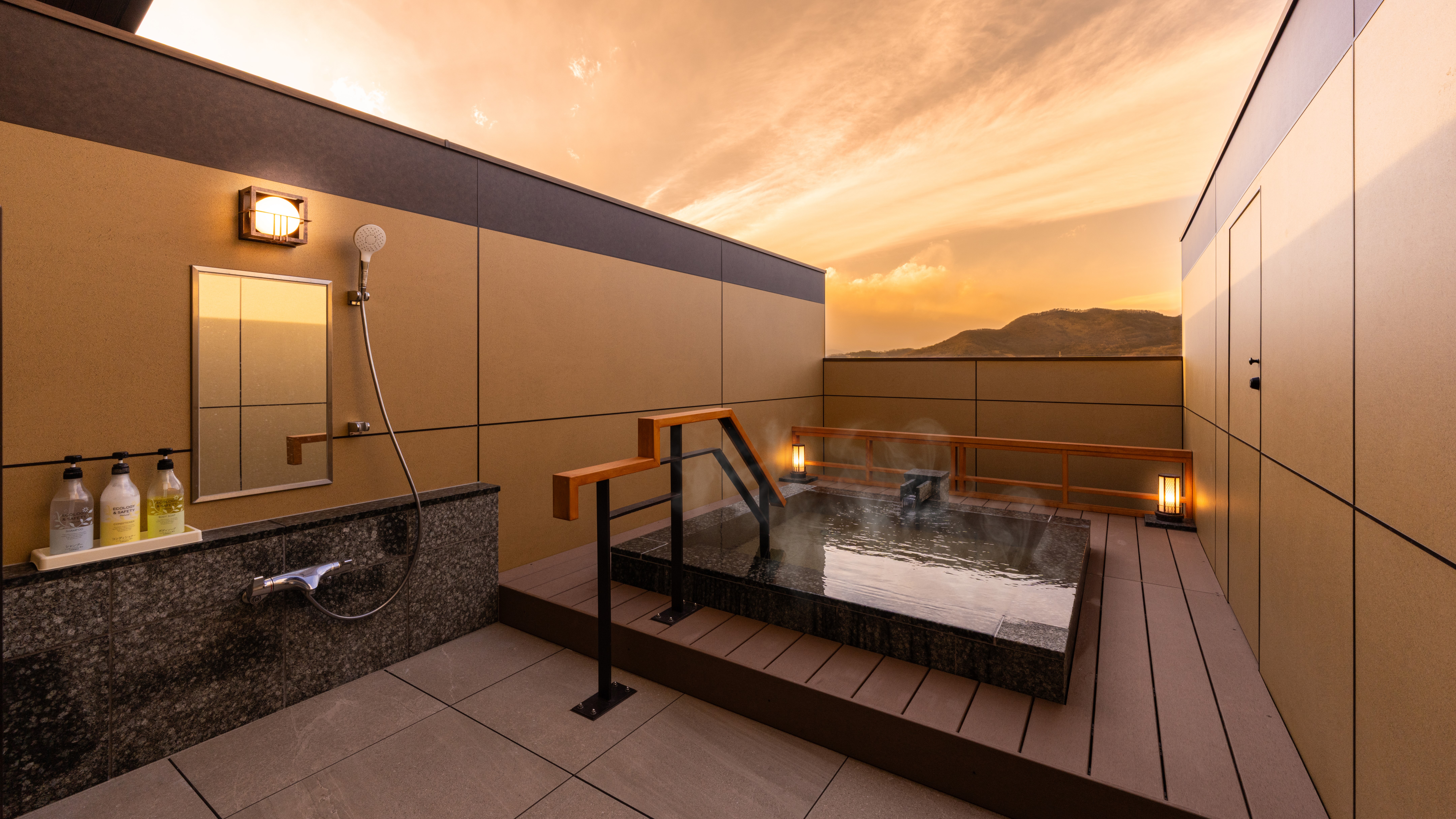 2026年ﾘﾆｭｰｱﾙ☆貸切露天風呂　夕方