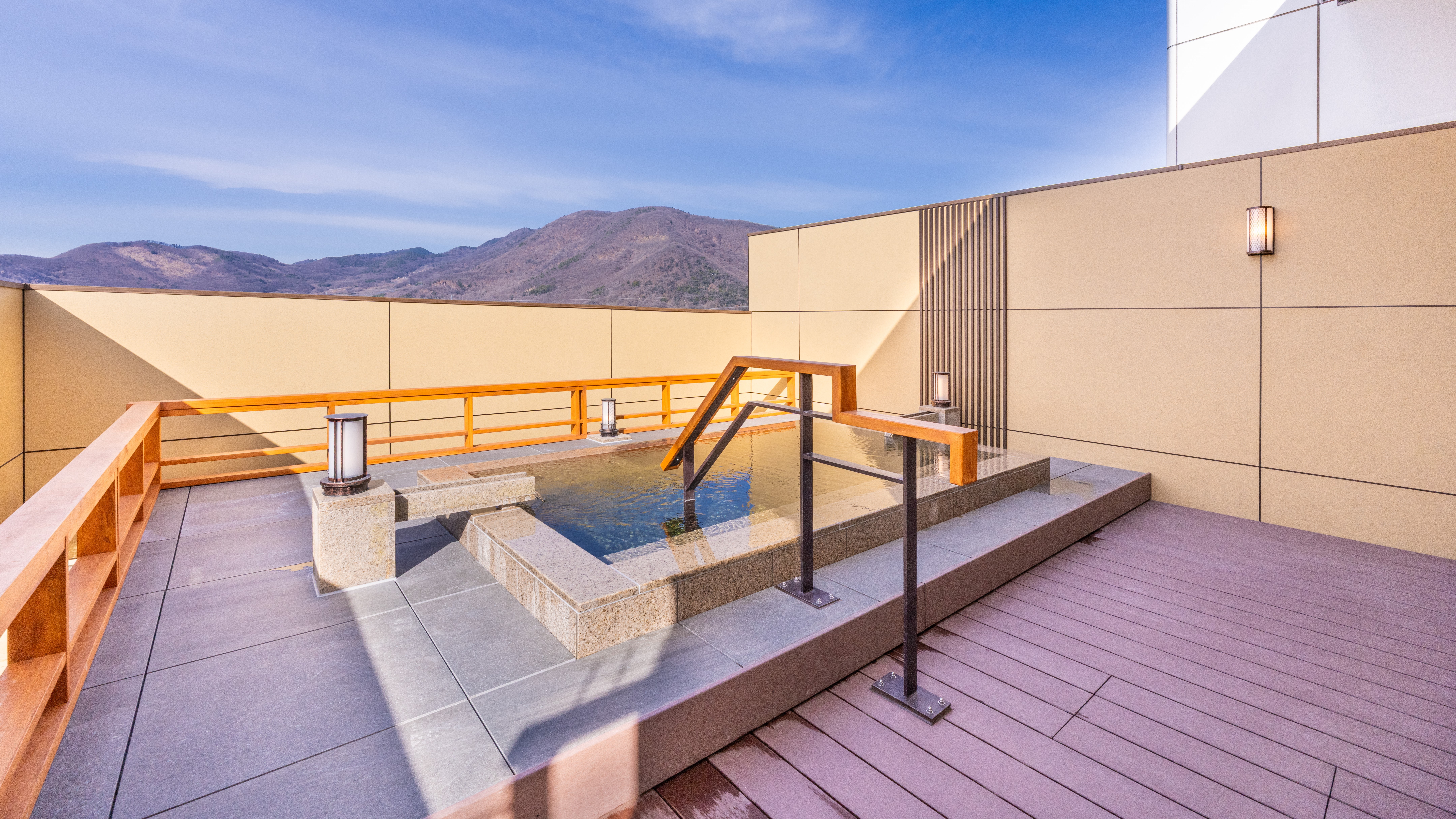 2026年ﾘﾆｭｰｱﾙ☆露天風呂　朝②