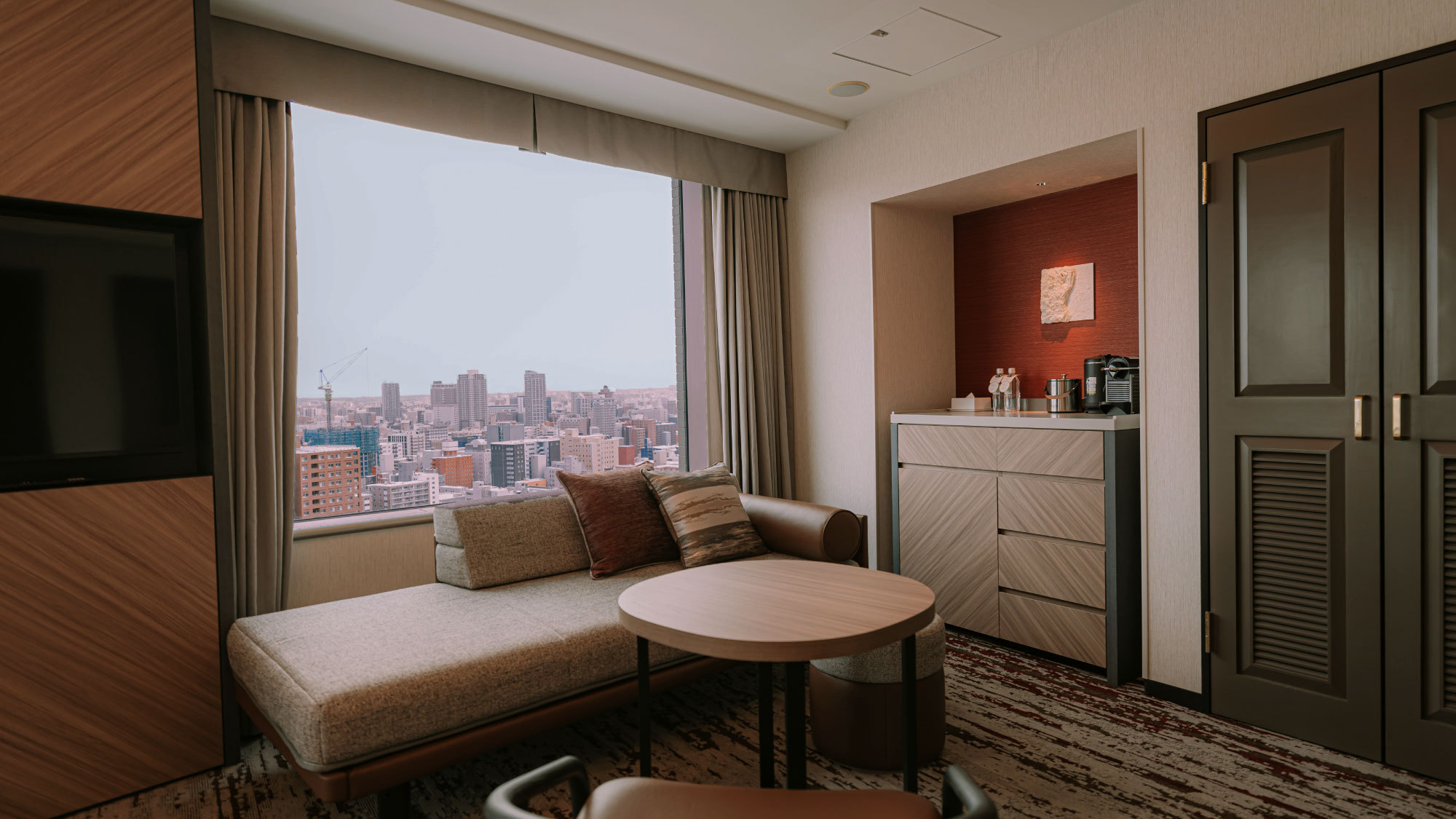 クラブツイン・ダブルルーム（ラウンジスペース）