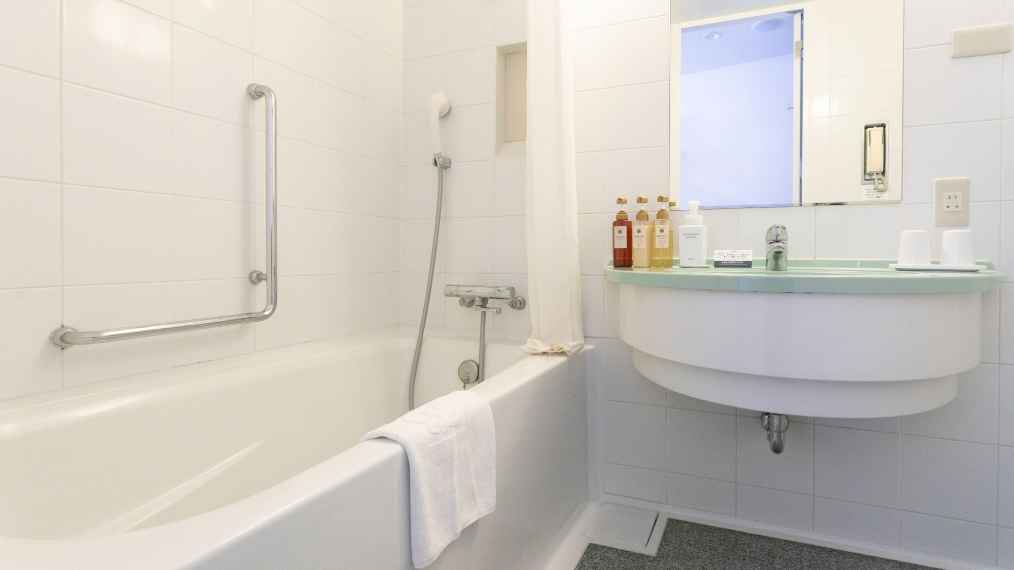 【スタンダードツインルーム（21㎡）】バスルーム