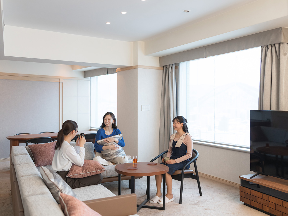 大人数でも快適に過ごせるスイートルーム
