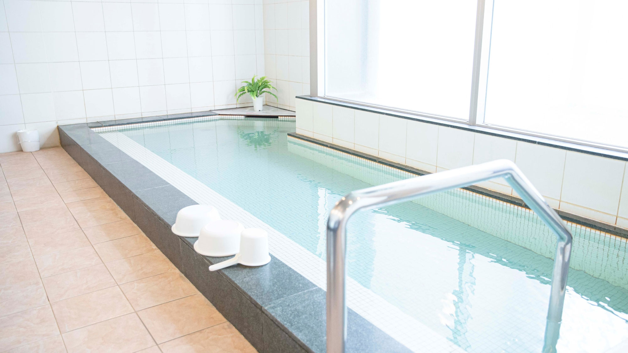 【温泉露天風呂】内湯も天然温泉となっております。