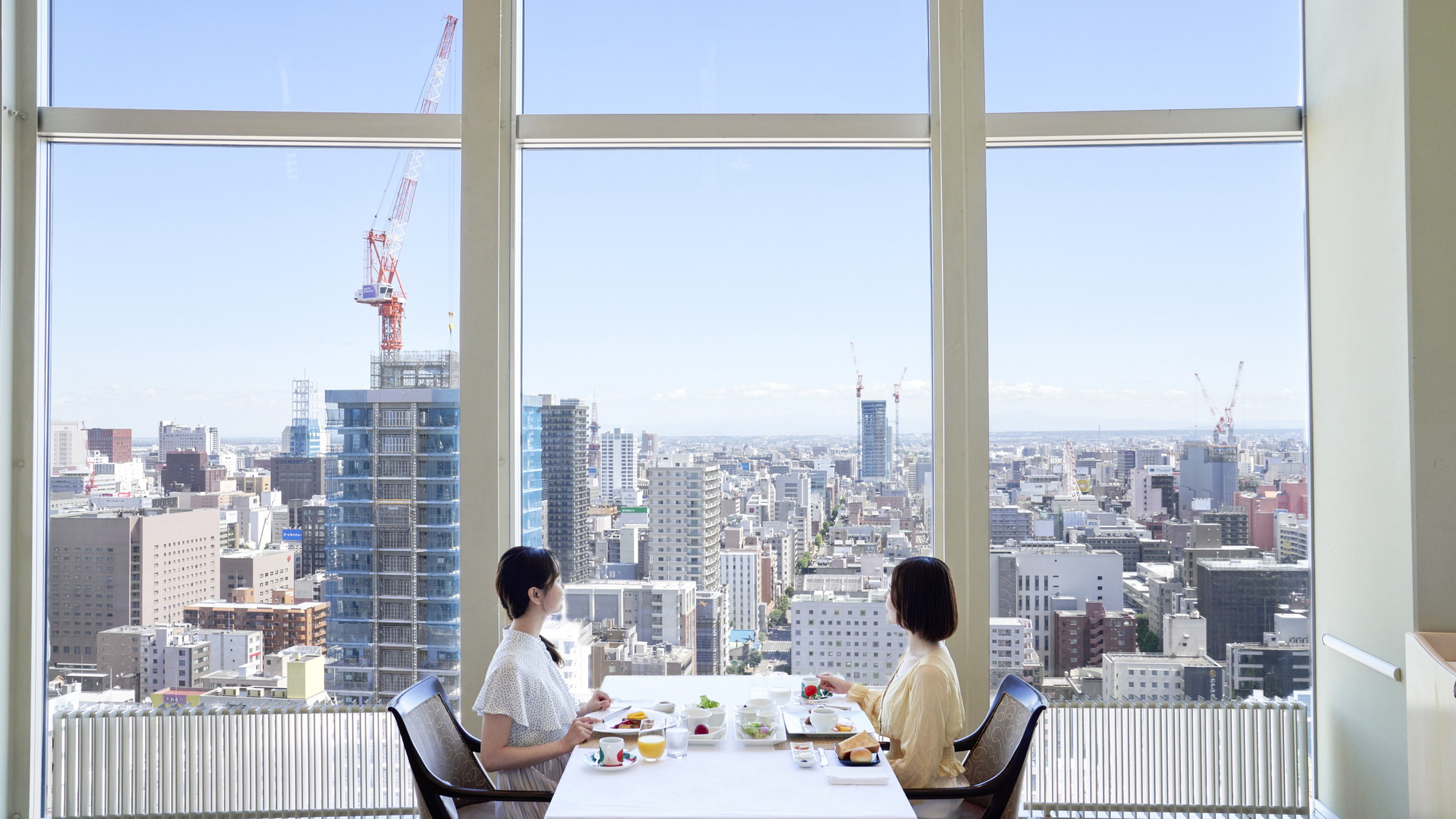 【ロイヤルフロア宿泊者限定朝食】最上階から札幌の朝の景色を眺めながらの朝食