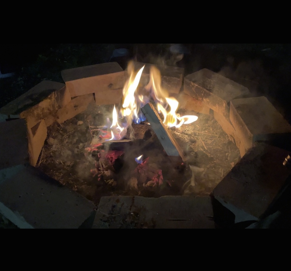 夕食後、のんびり焚き火プラン。手持ち花火もOK！　【福島県また来て割　使えます！】