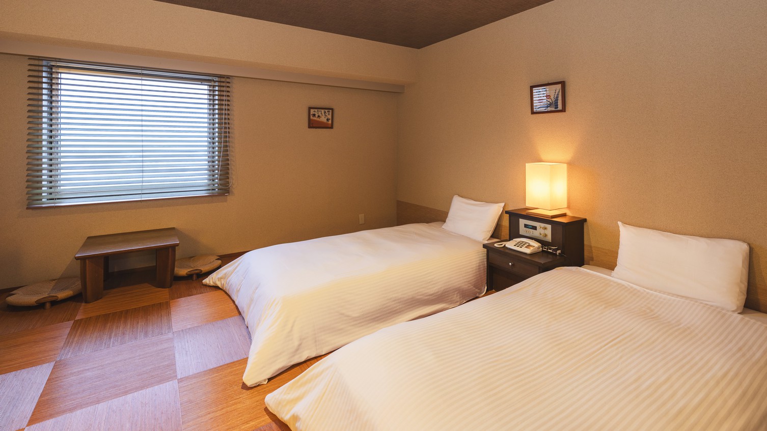 【コンフォートツイン】24.9m²/ベッド幅100cm×2台/Wi-Fi接続無料