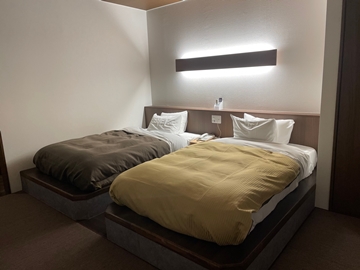 *ツイン（客室一例）/広々とした和室にシモンズ製セミダブルベッドを2台設けたお部屋です。