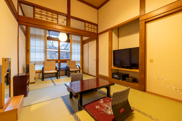 昭和16年木造建築　渓流を望む【和室７畳】※トイレ・洗面なし