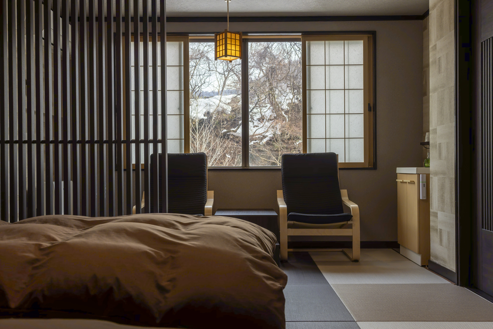 【新客室】渓流を望む【和洋室８畳】別館３階　鉄筋建築※トイレ・洗面付き