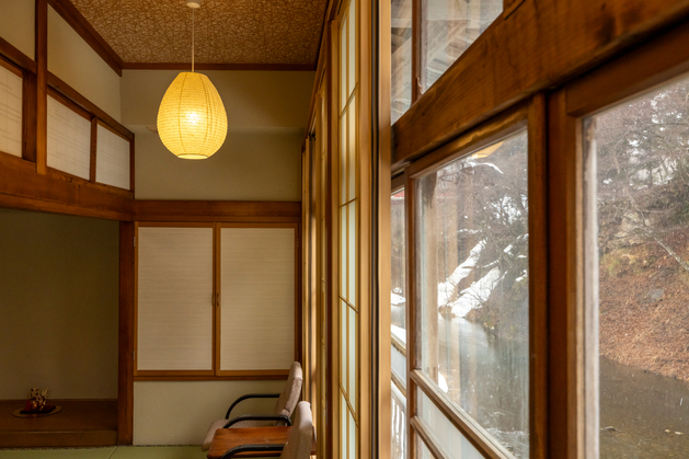 渓流を望む【和室８畳+４畳or和室１０畳】※トイレ洗面なし