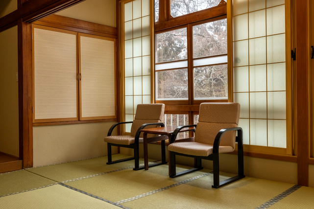 渓流を望む【和室８畳+４畳or和室１０畳】※トイレ洗面なし