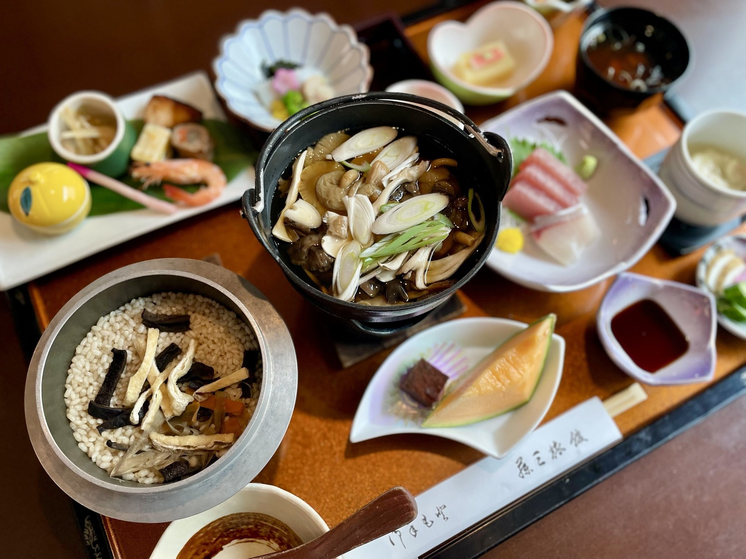 【秋の味覚】大好評の秋限定のお食事！香茸の釜飯やきのこ鍋など季節を感じる逸品をご堪能