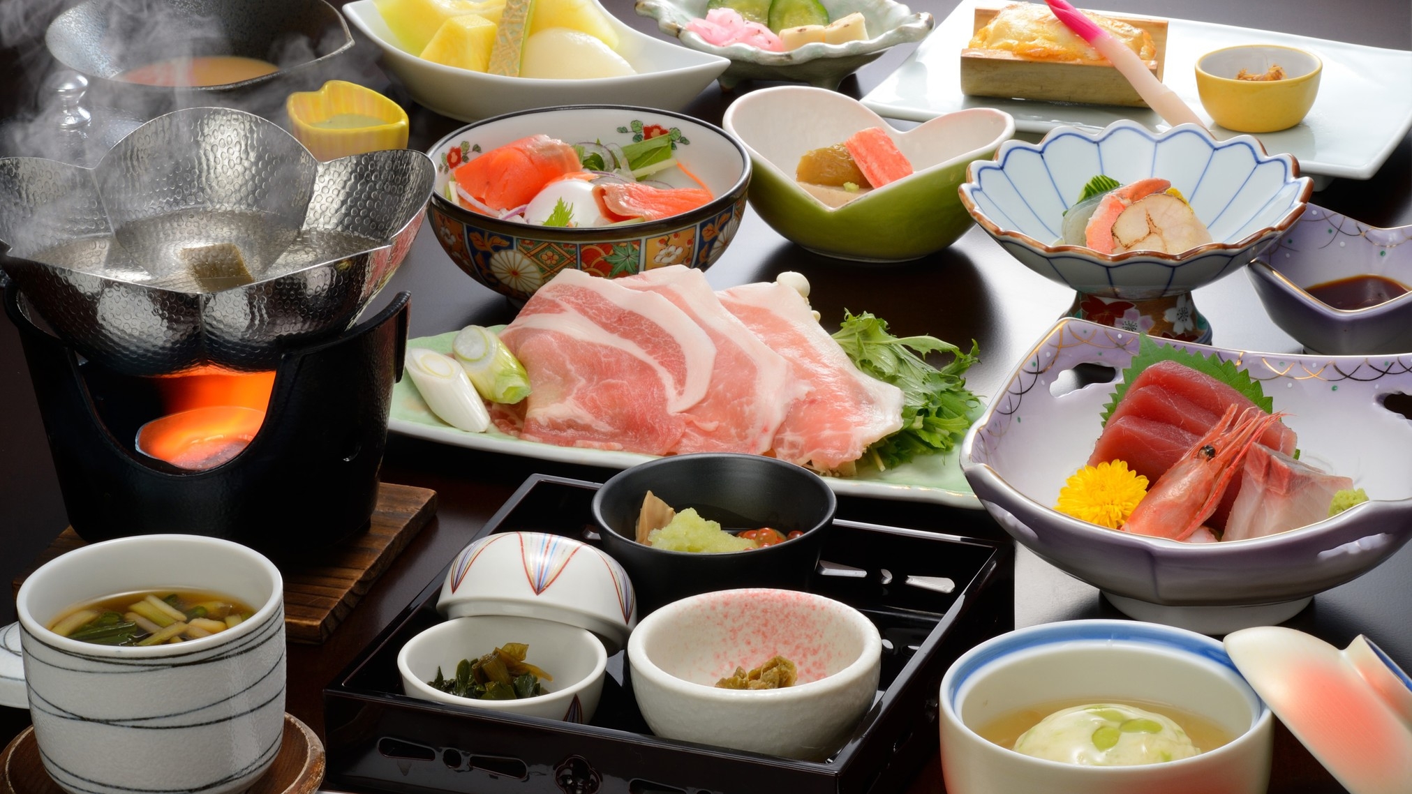 【花巻ハレの日プラン】♪夕食時にワンドリンクサービス♪ 日本一深い自噴岩風呂、白金豚の季節鍋「梅膳」