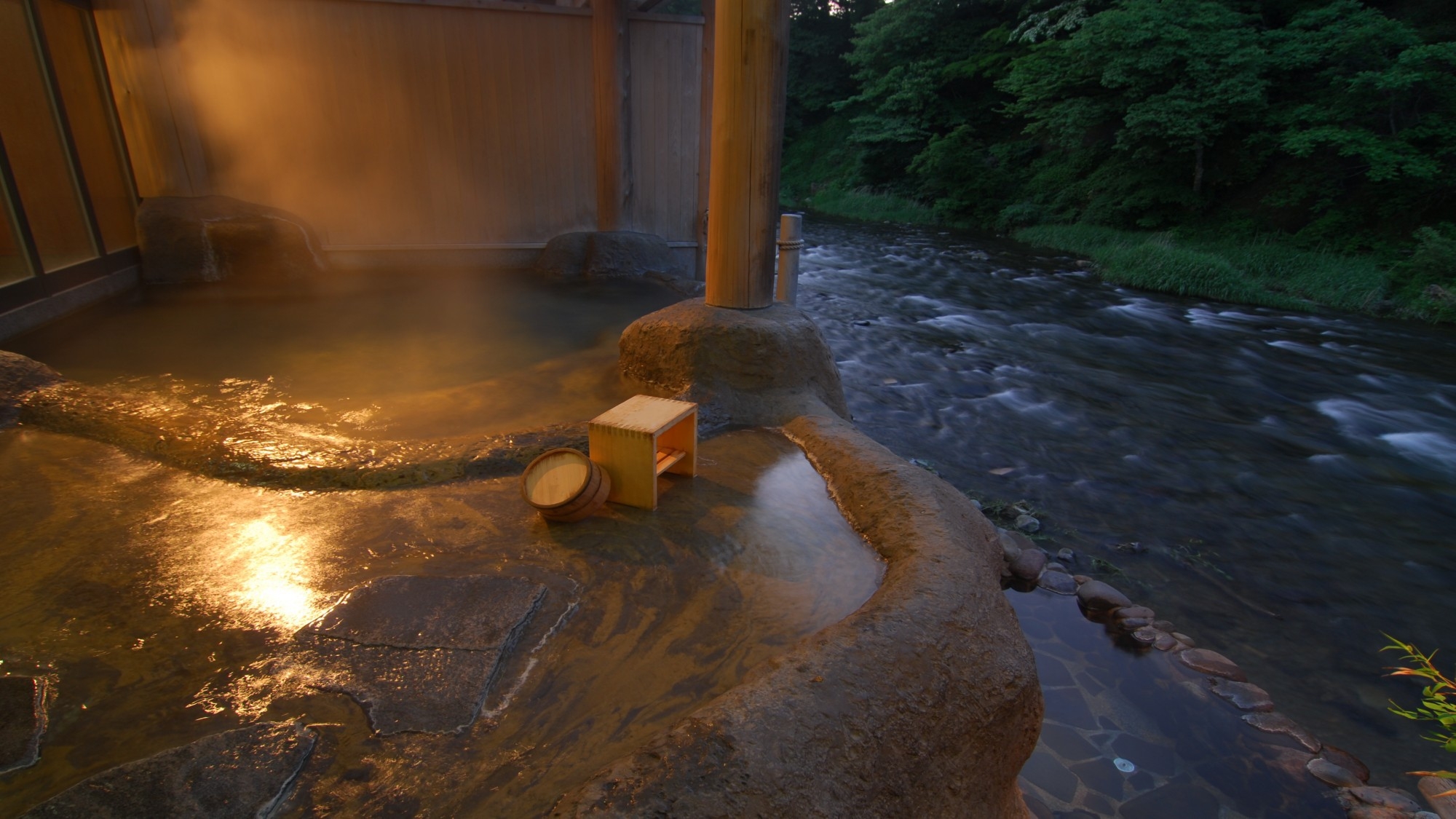 リピーター人気No1 霜降り岩手和牛A5をすき焼きorしゃぶしゃぶで 岩手の味覚堪能 「竹膳」