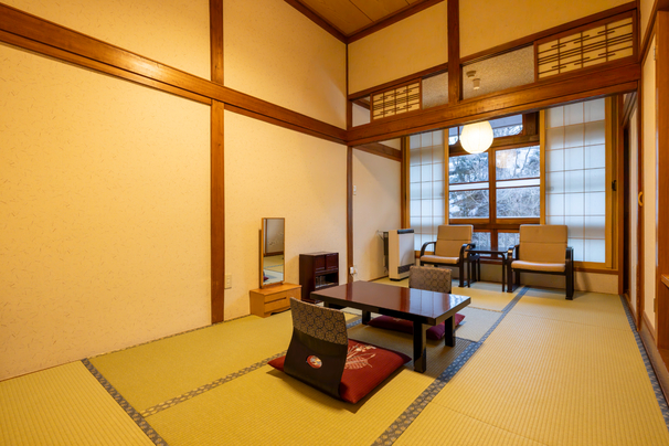昭和16年木造建築　渓流を望む【和室７畳】※トイレ・洗面なし