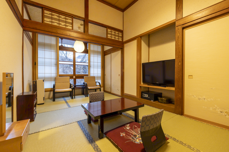 昭和16年木造建築　渓流を望む【和室７畳】※トイレ・洗面なし