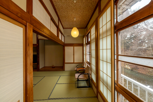 渓流を望む【和室８畳+４畳or和室１０畳】※トイレ洗面なし
