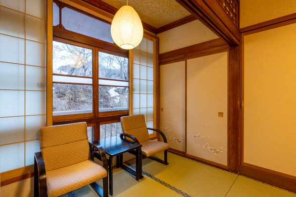 昭和16年木造建築　渓流を望む【和室７畳】※トイレ・洗面なし