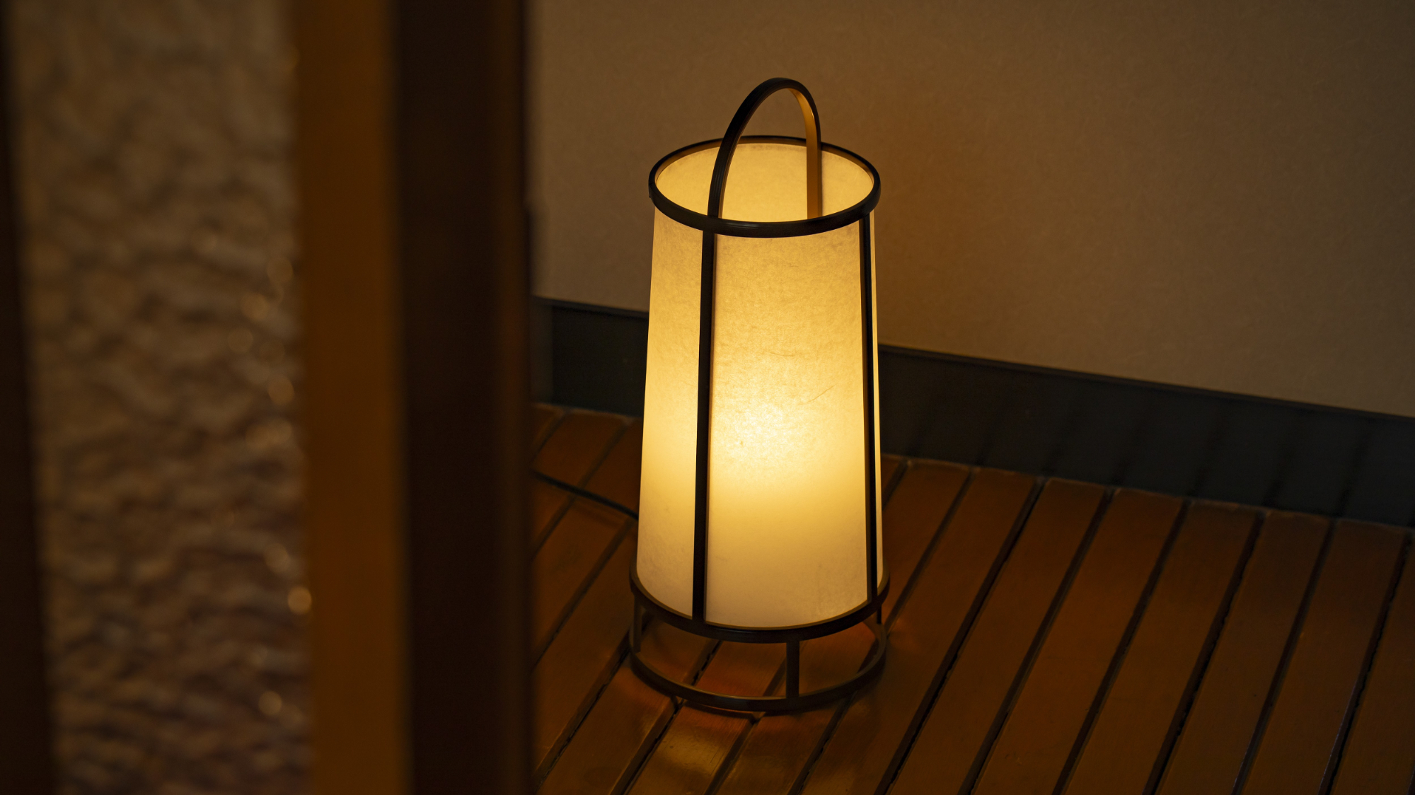 【新客室】渓流を望む３階【和洋室８畳】鉄筋建築※トイレ洗面付