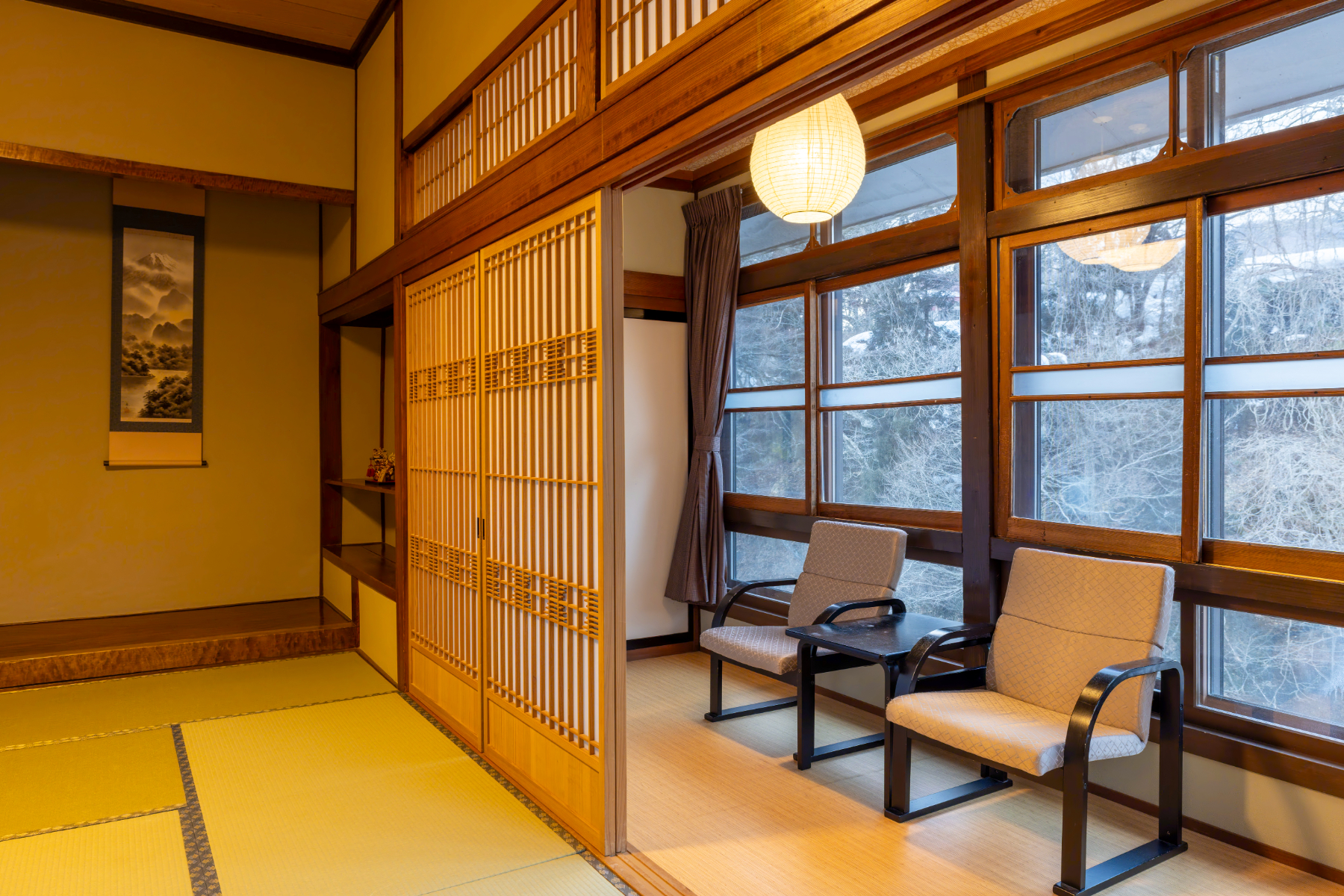 渓流を望む【和室８畳+４畳or和室１０畳】※トイレ洗面なし