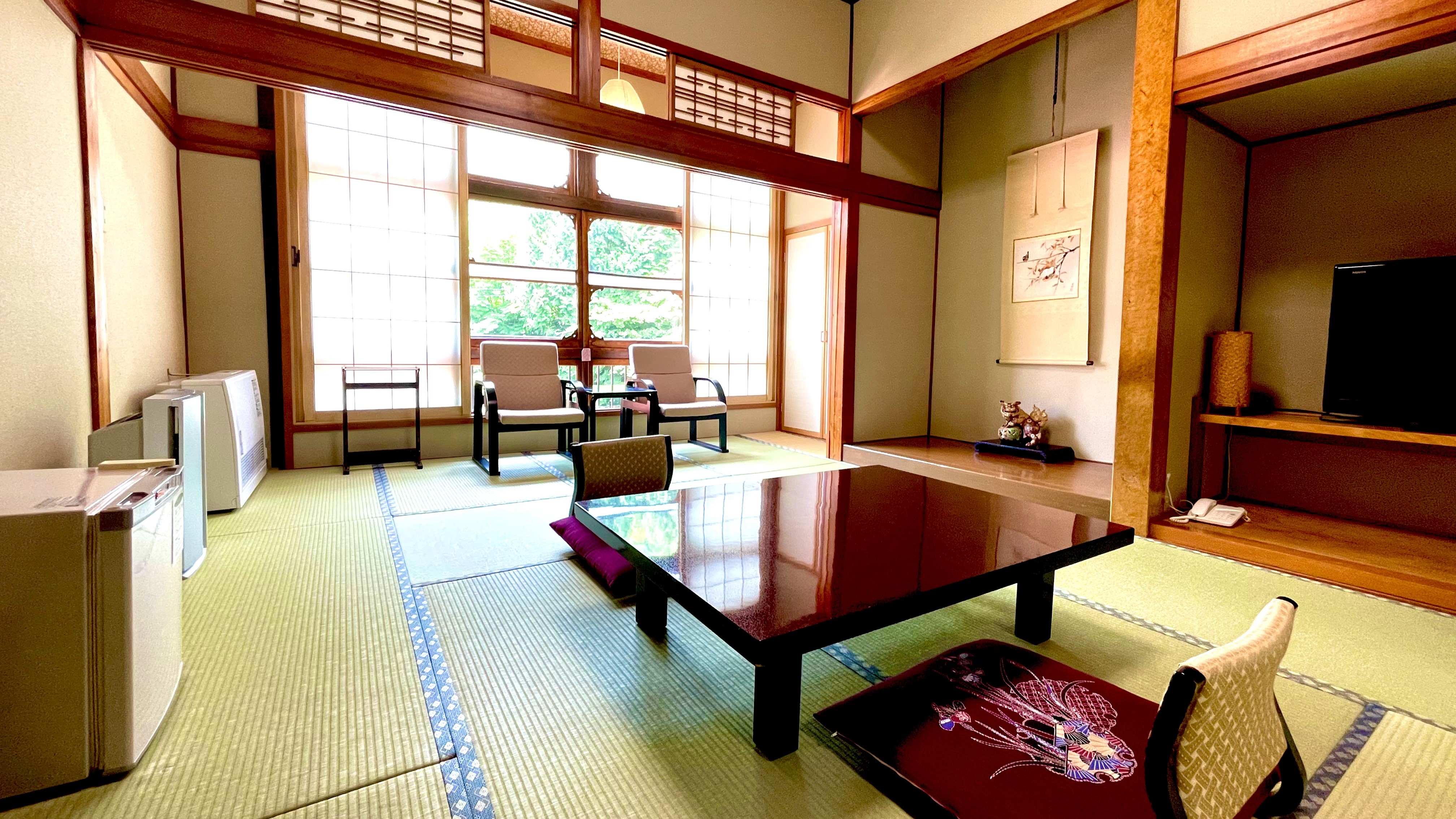 文豪「田宮虎彦」執筆【和室8畳+4畳】※トイレ・洗面なし