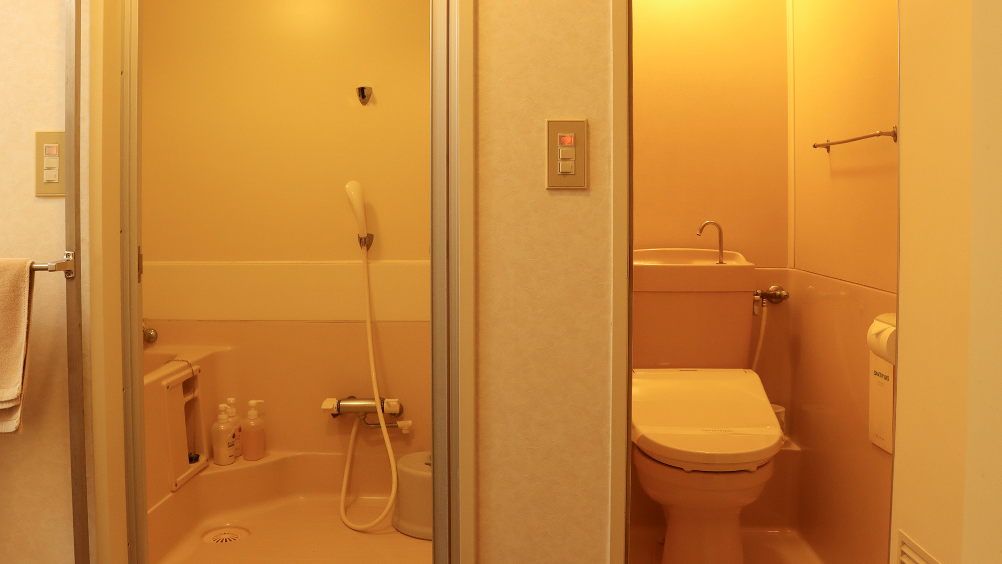 #和室　プライベートな空間でご利用いただけるバス・トイレ付きのお部屋です