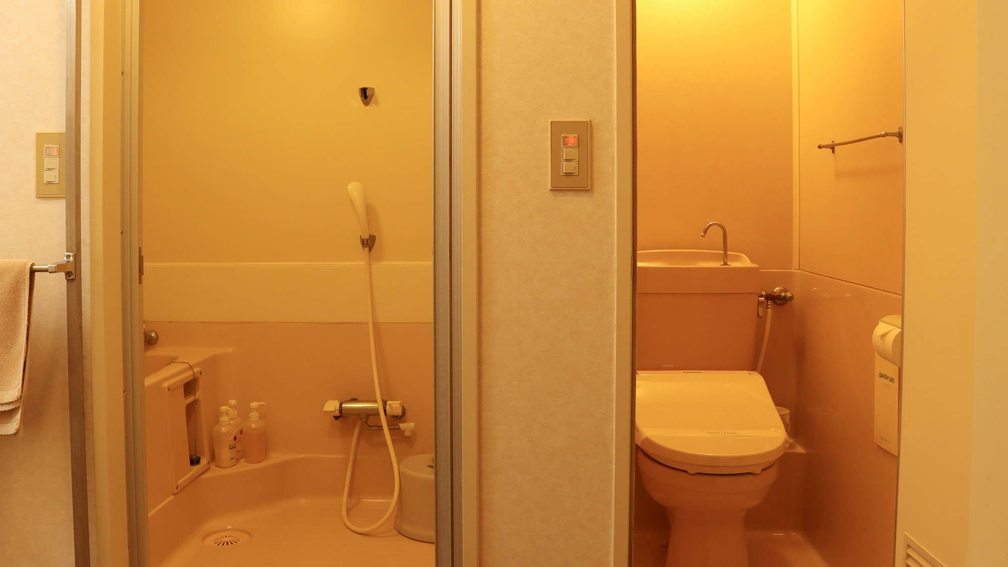 #和室　プライベートな空間でご利用いただけるバス・トイレ付きのお部屋です
