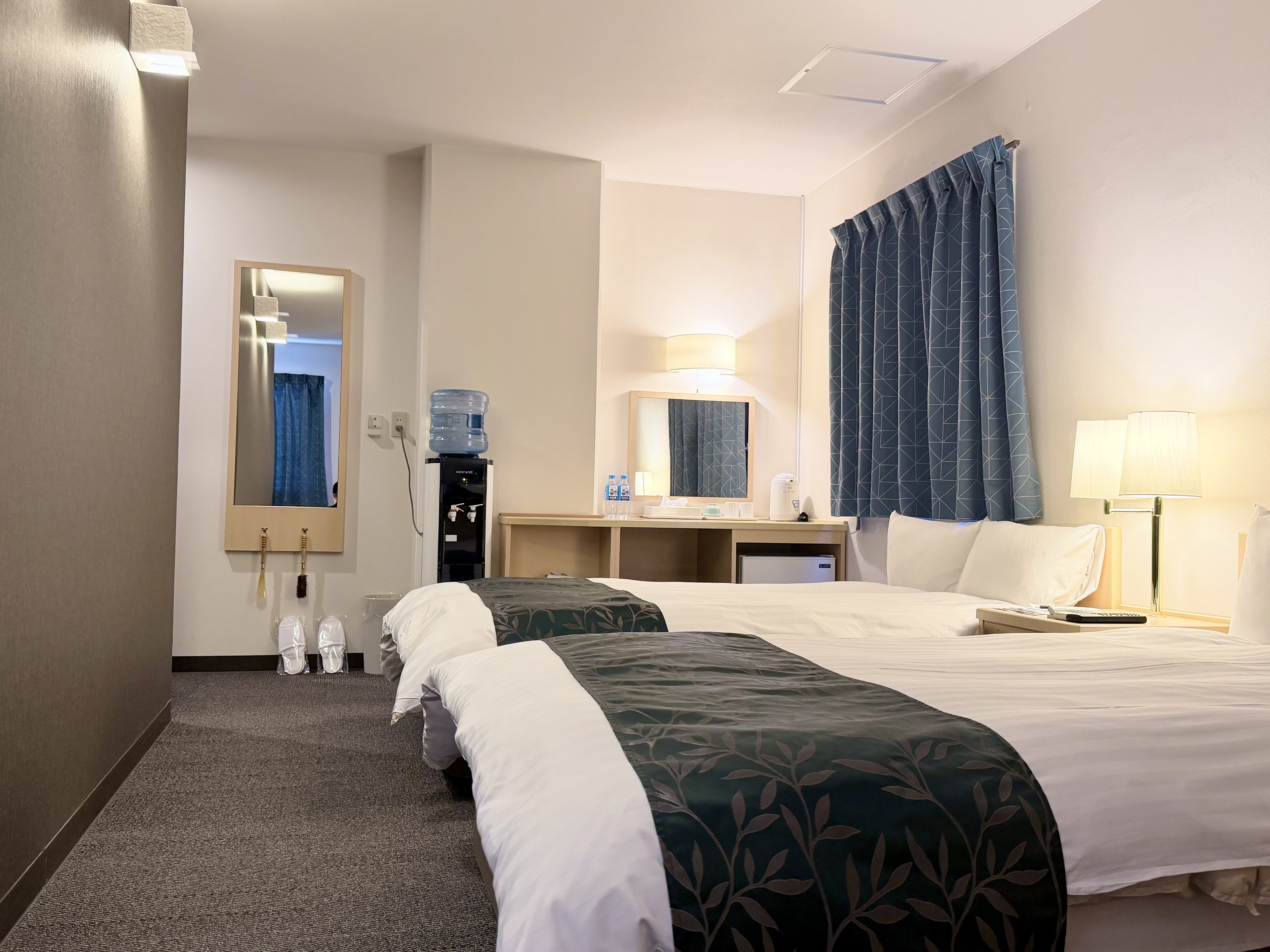 和洋室（ベッド）