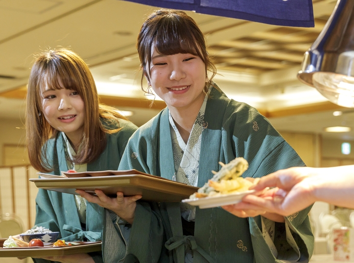 【期間限定(12/23〜12/25)Xmasバイキング】約40種類の和洋中バイキングと温泉三昧！