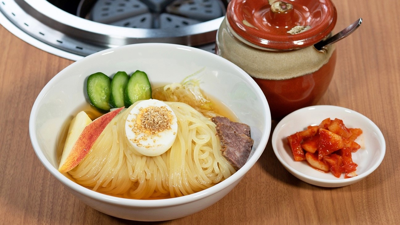 【夕食】「黒ひげ Produced by 髭」焼肉を満喫した後はさっぱりとした盛岡冷麺でリフレッシュ