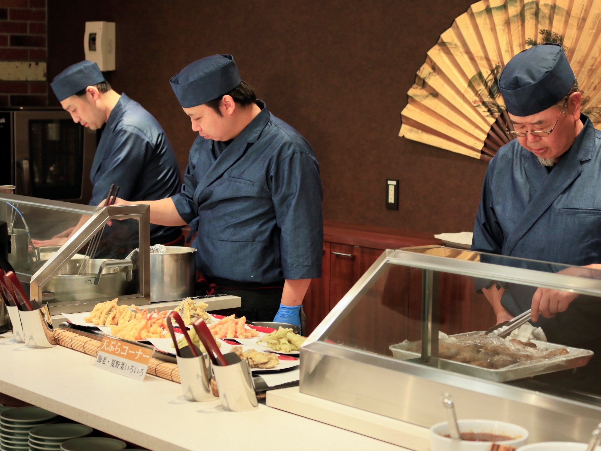 ・夕食バイキング会場オープンキッチン