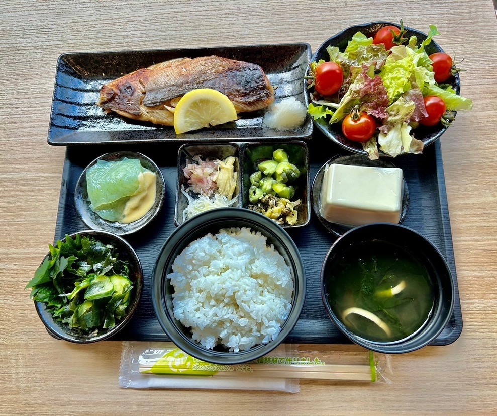 【夕食付きプラン／函館直送】★10FREE★無料バイキング朝食付き