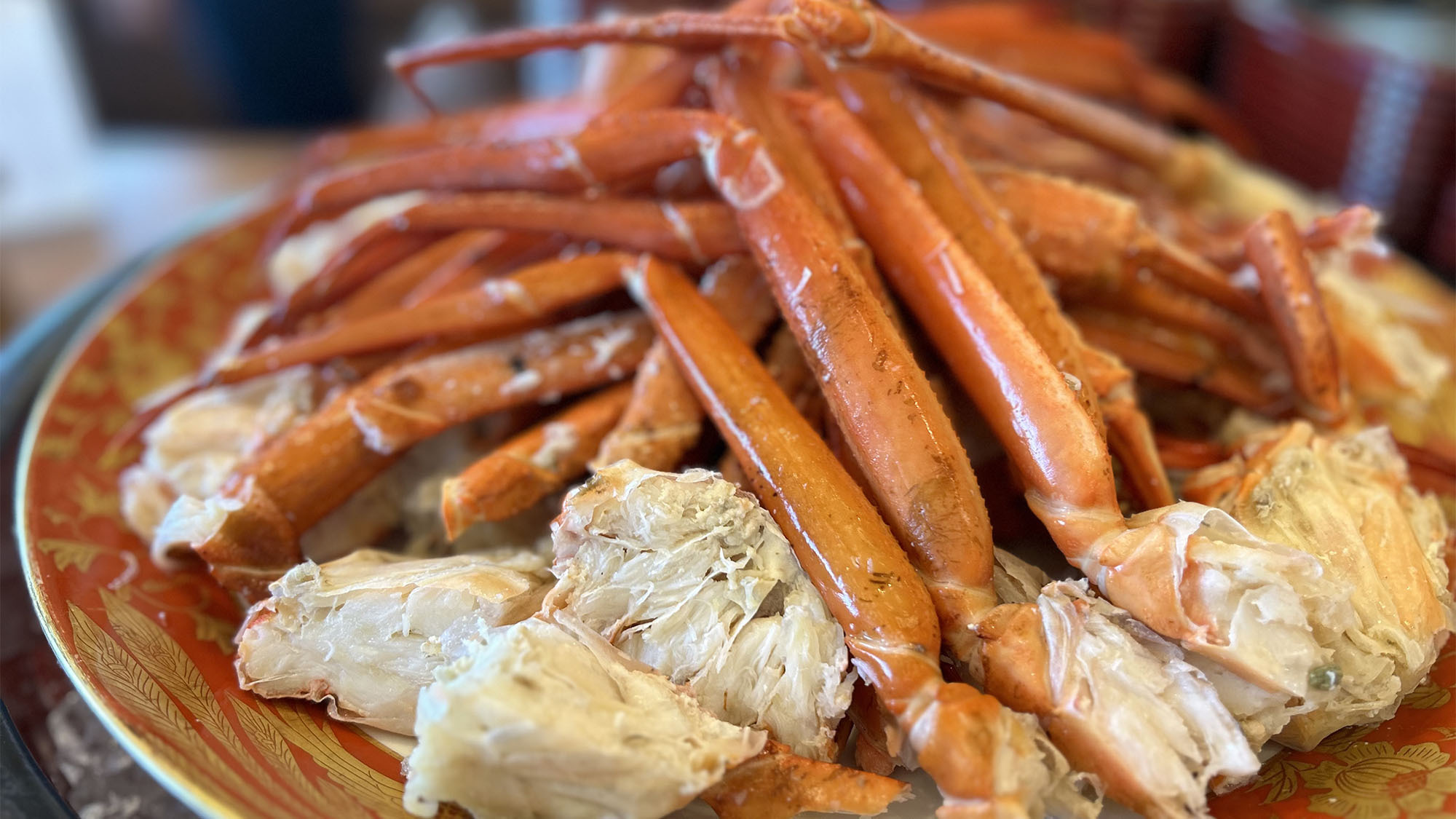 【ディナーブッフェ】ブッフェといえば、やはりカニ足！不動の人気メニューです