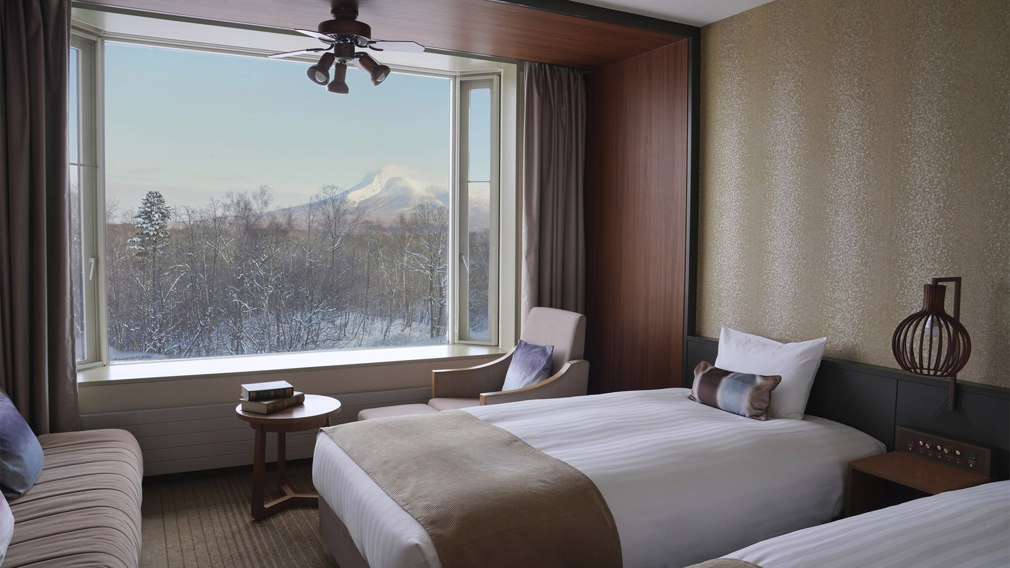 【スーペリアツインフォレストサイド】24.6㎡ 全室禁煙　東棟：4階／西棟：4階