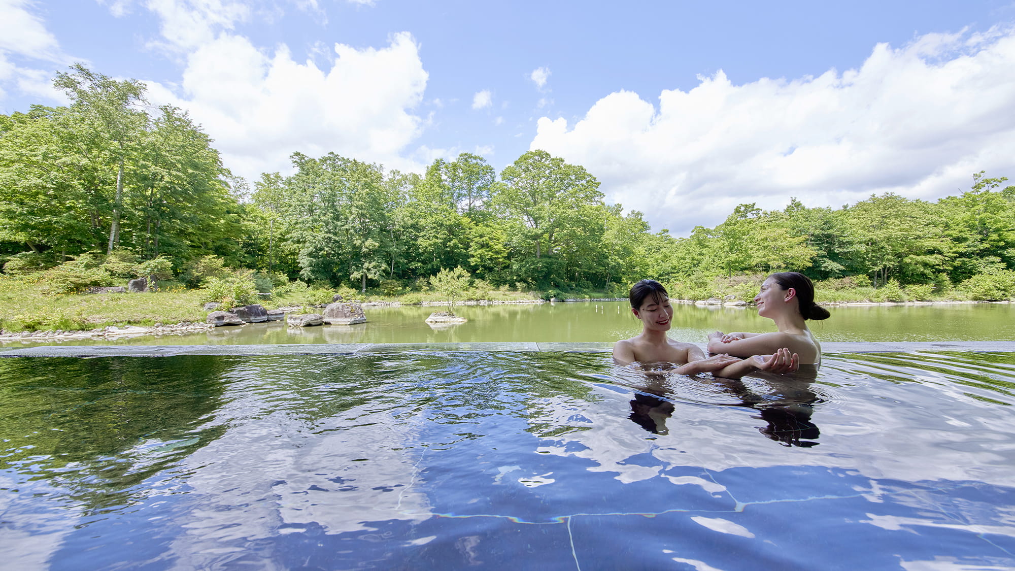 【西大沼温泉　森のゆ】湯上りは「すべすべつるつる」保湿効果や美肌効果が期待できます。