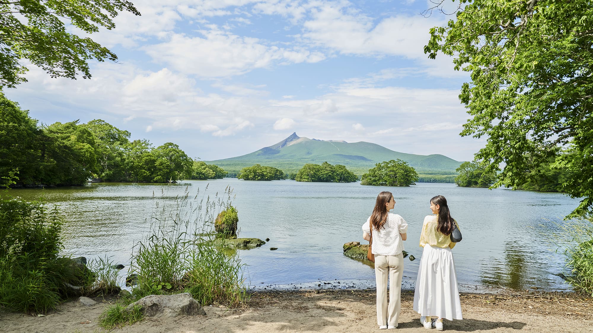 【大沼国定公園】駒ヶ岳の噴火によってできた大沼・小沼・蓴菜沼が広がる国定公園です。