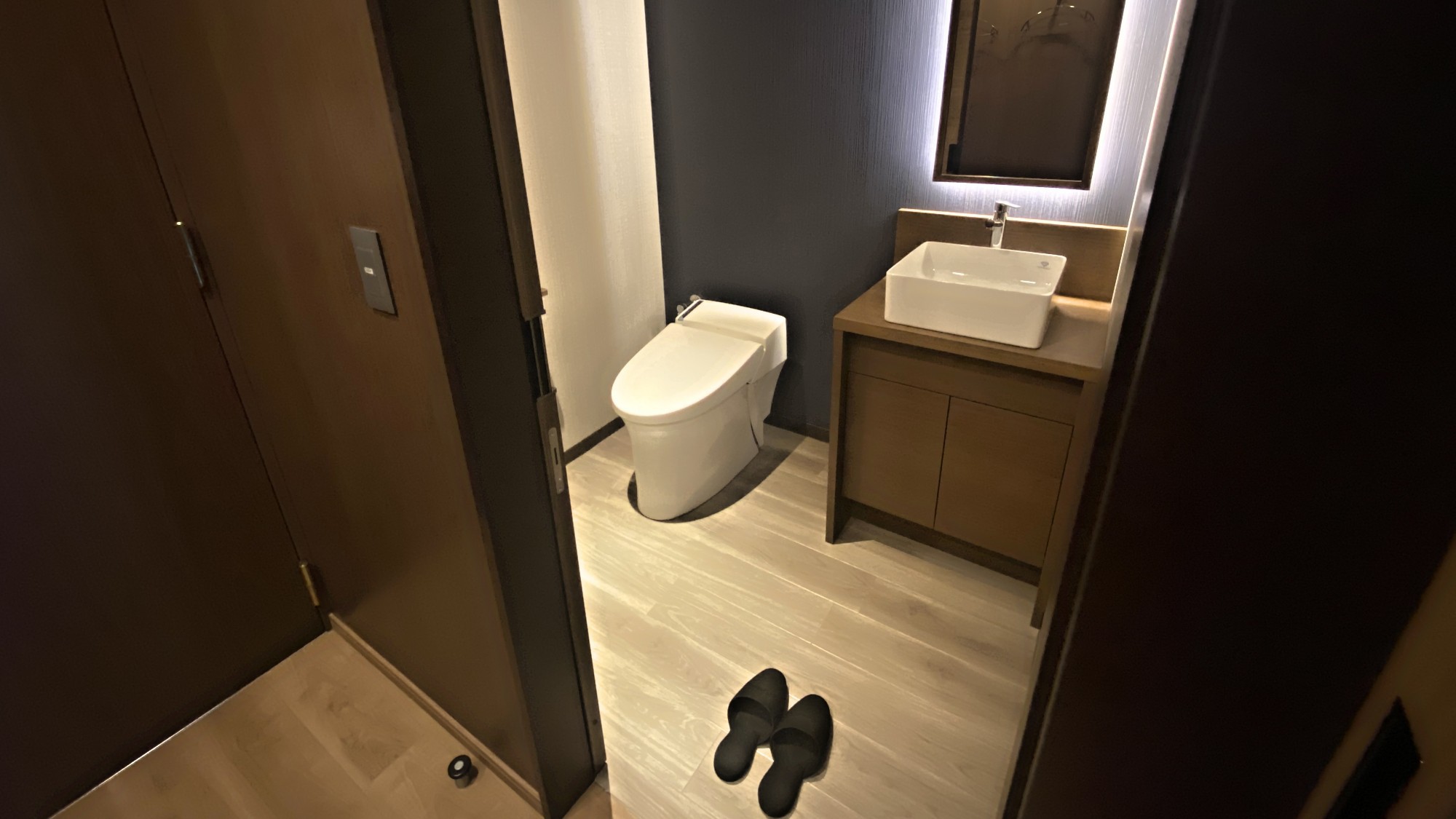 ◆【温泉風呂付】和洋室/広々としたトイレスペース(客室一例)