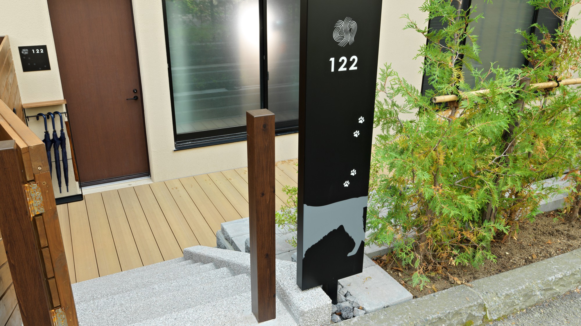 ◆わんちゃんルーム専用出入口/他のお客様と会うことなくお部屋に直接つながる専用出入口