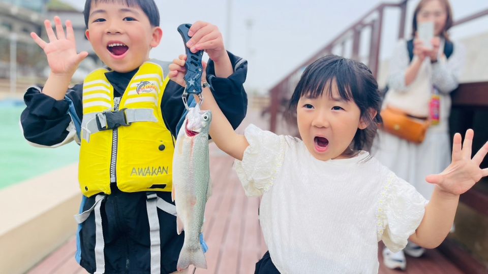 冬季限定！プールでマス釣り体験