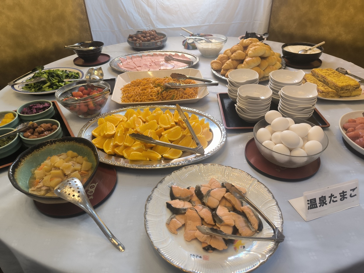 【ご朝食付】庄内空港から10分でチェックイン☆源泉掛け流し温泉☆送迎可能　地酒のウェルカムドリンク