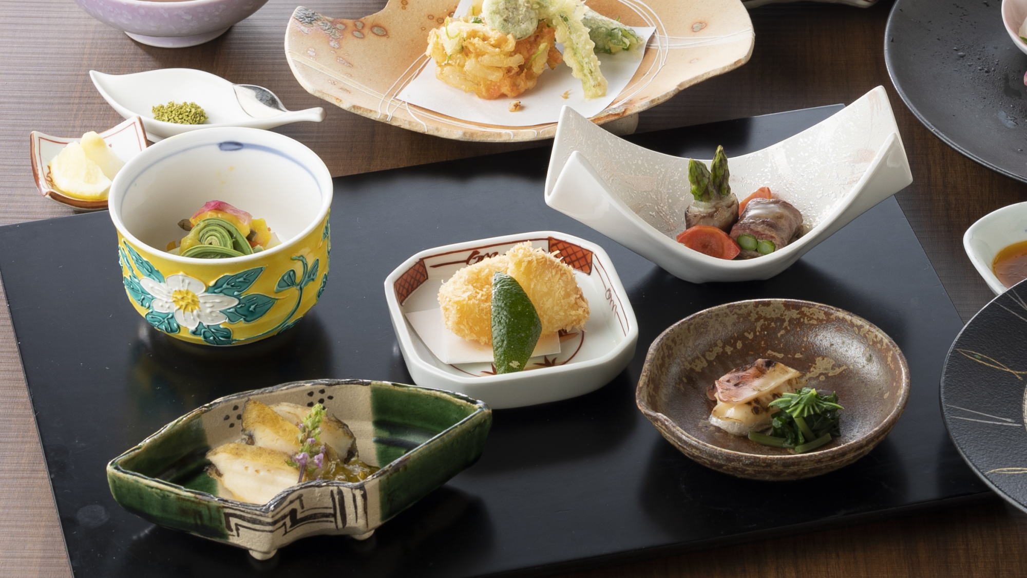 春季特選創作会席：五種の味覚料理