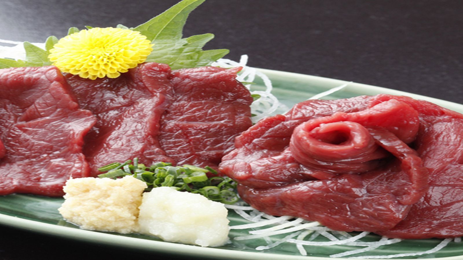 【地元グルメ｜馬刺し】舌の上でとろける”生”馬刺し付♪地元の名物を堪能♪