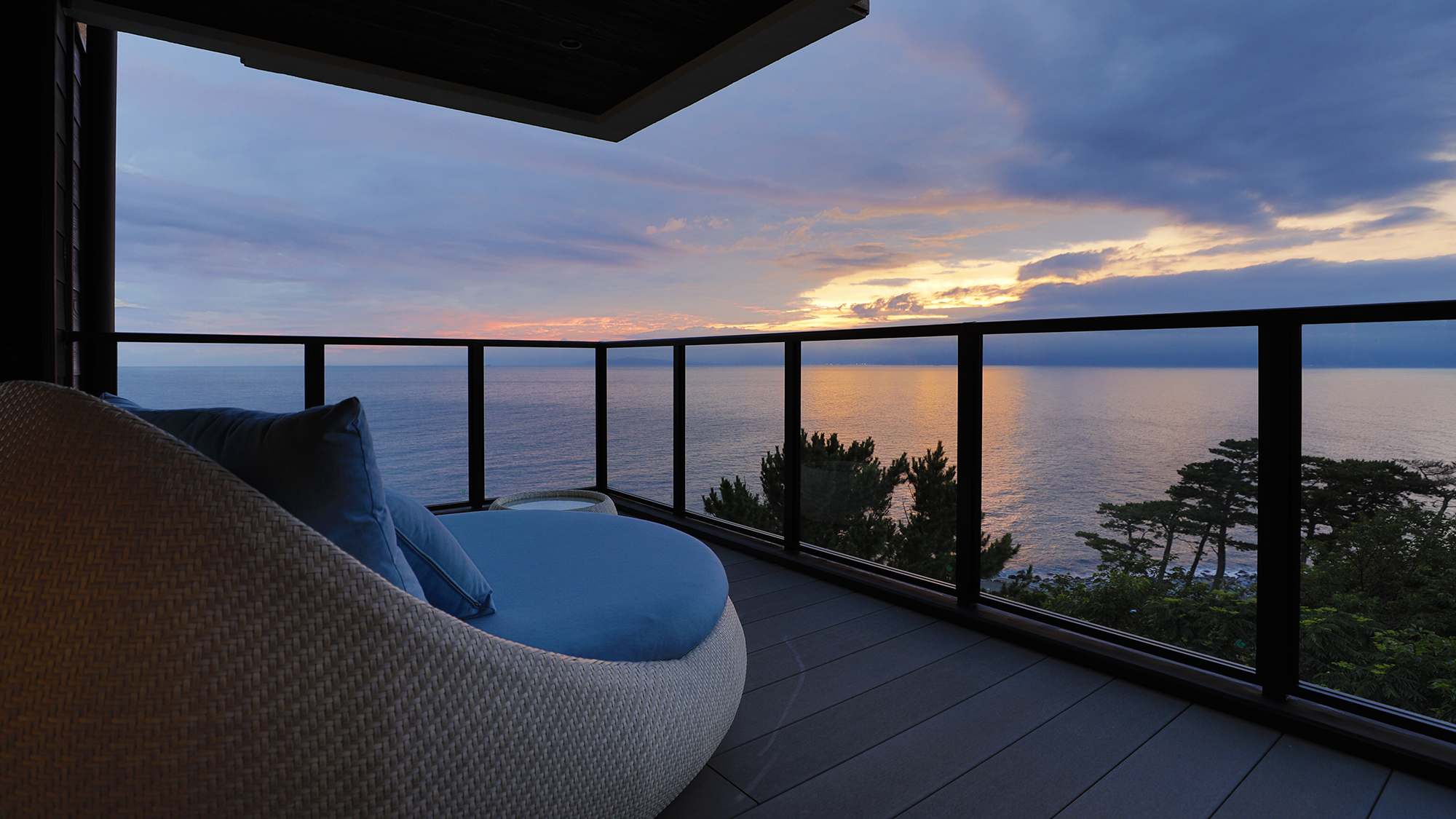 ロビー・テラス