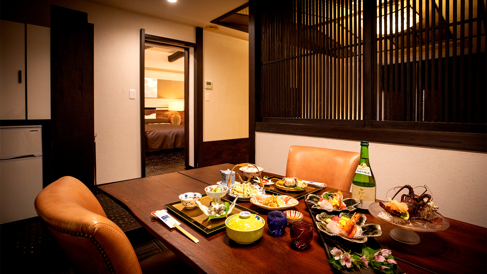 客室「あかねの詩和洋室」は2名様までお部屋食