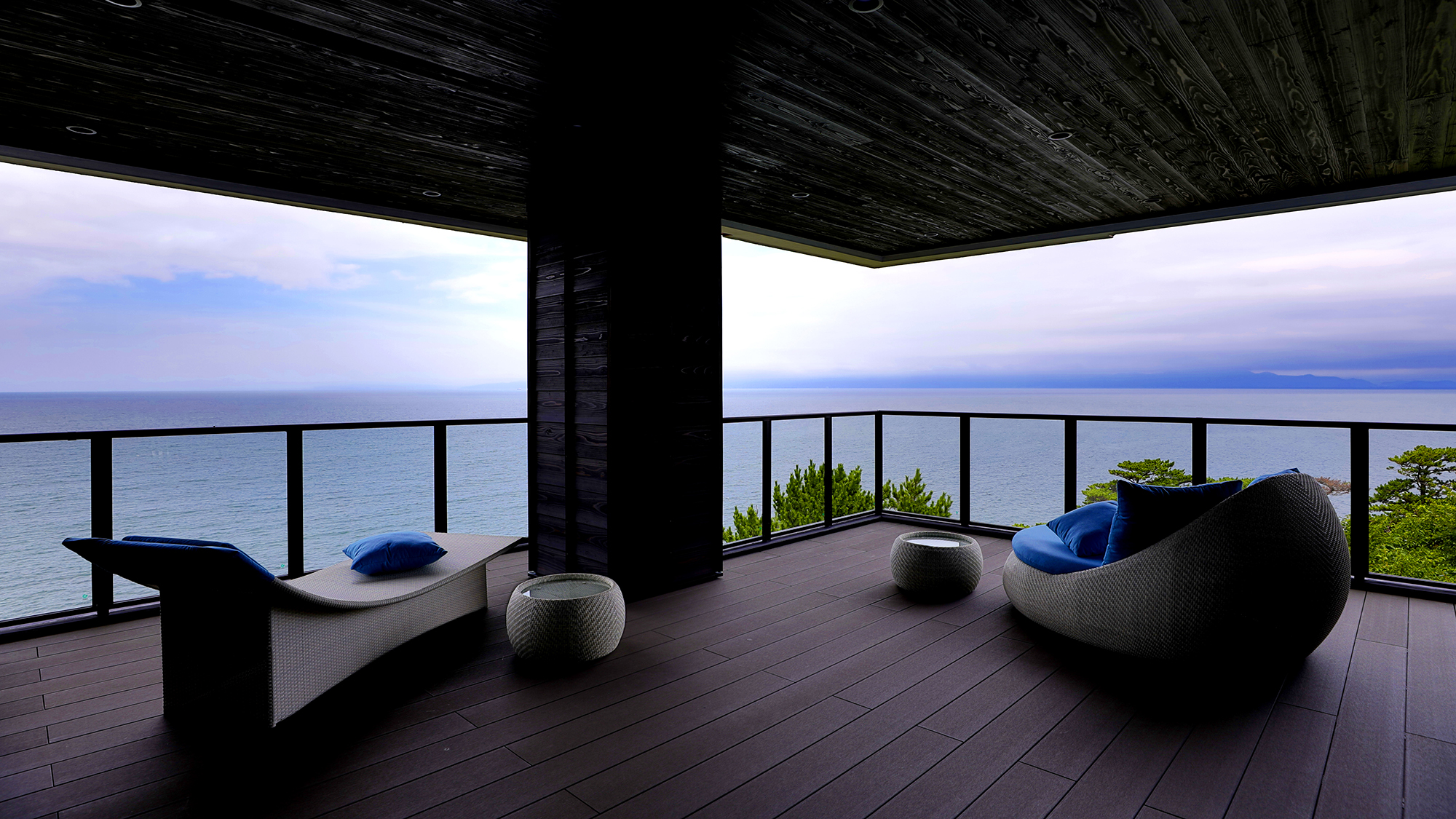 ロビー・テラス