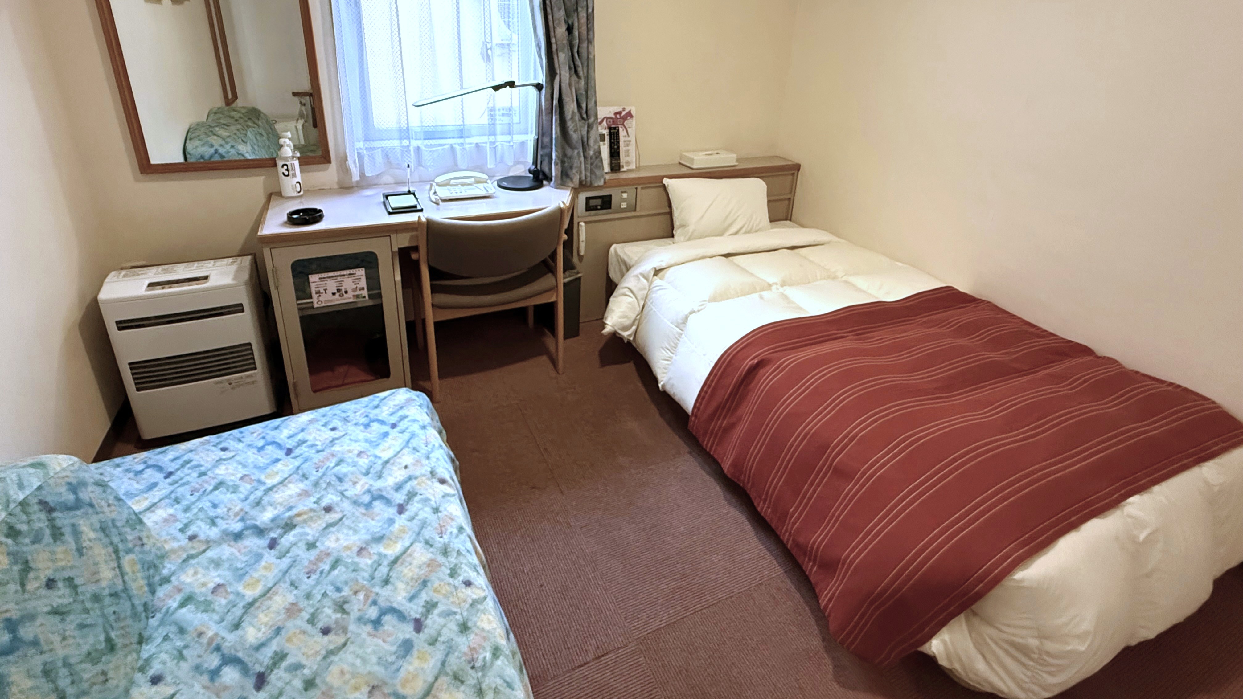 ゆったり寛げるソファー付きシングルC（喫煙）