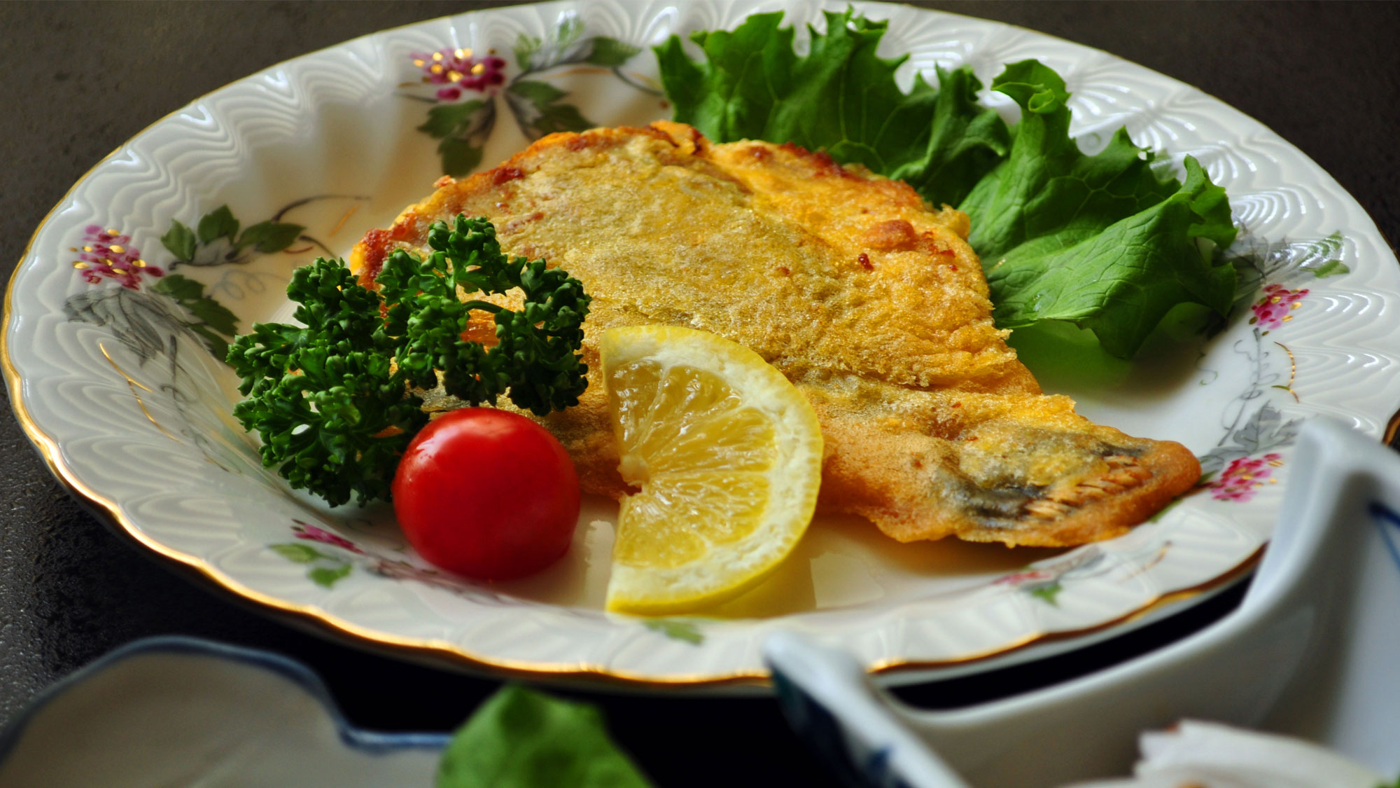 【ビジネスご夕食】イタリア料理のカレイのピカタ。（一例）