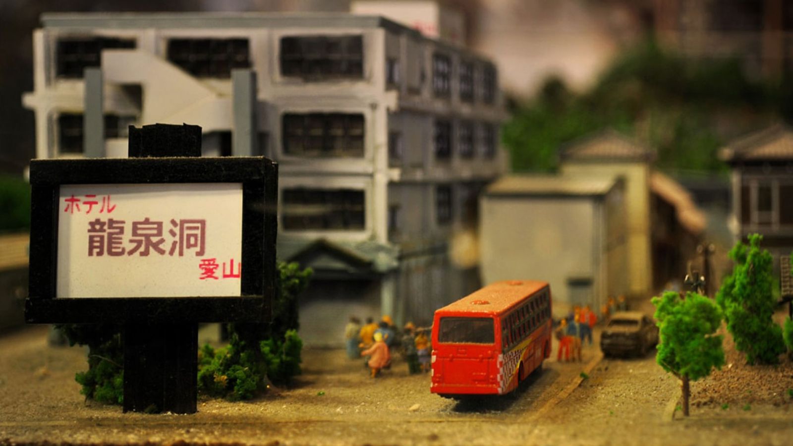 【ジオラマ】細部まで精巧に再現された岩泉町の中には当館の姿も。是非探してみてください。