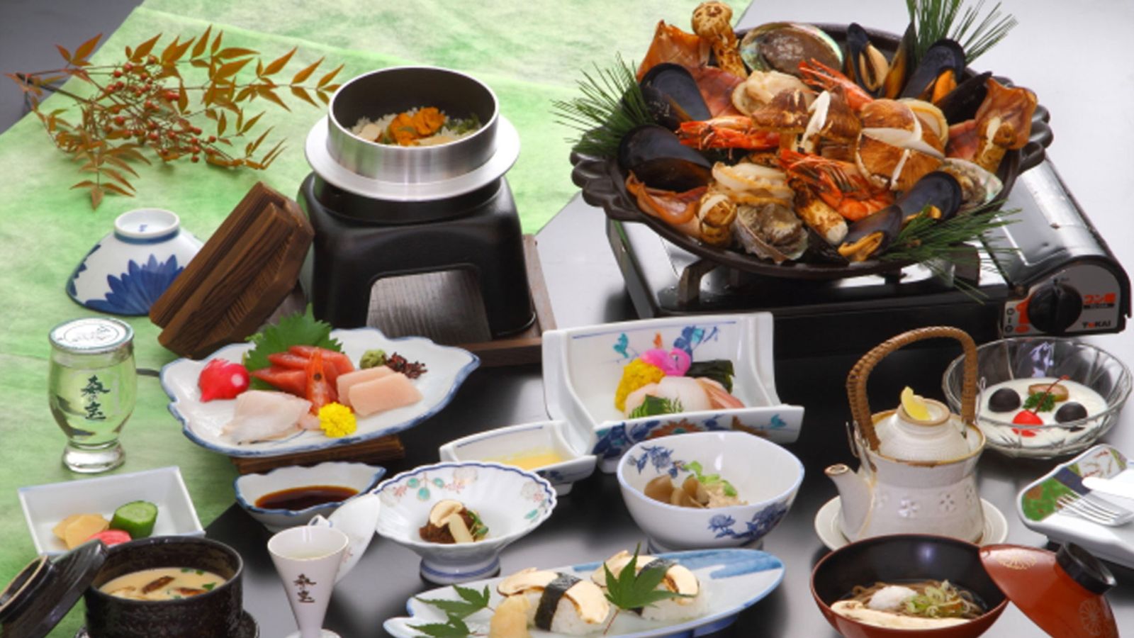 【岩泉まつたけ宝楽焼プラン】画像の内容は2018年の一例です