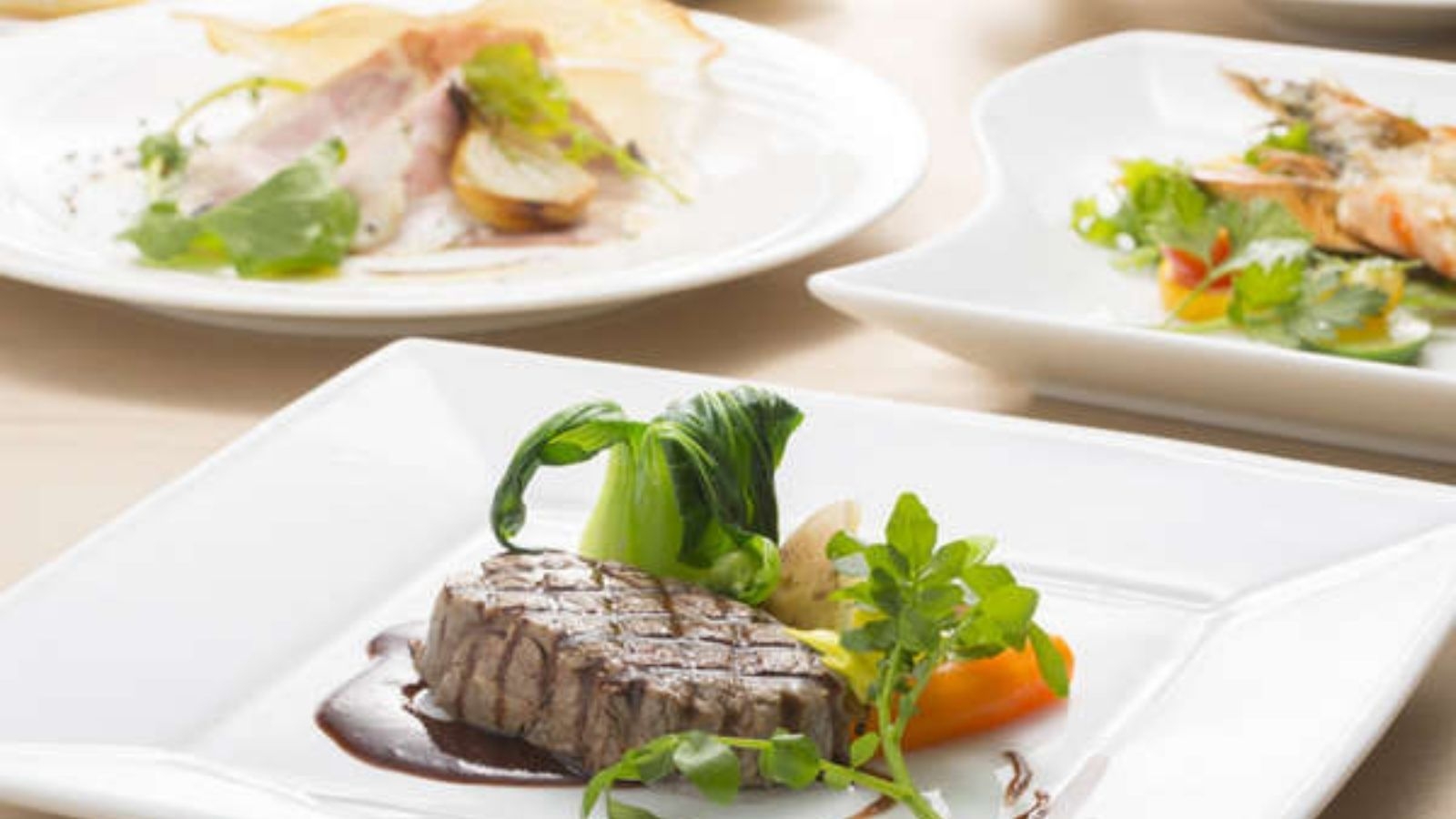 【二人旅美酒プラン】バー20％OFF＆乾杯ドリンクで寛ぎ時間◆選べる夕食イタリアンor会席