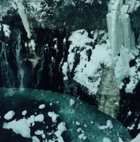 白ひげの滝(冬)